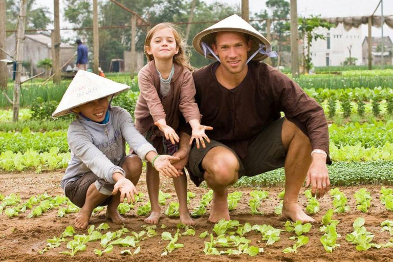Hoi An: Tra Que Village Tour with Farming & Food