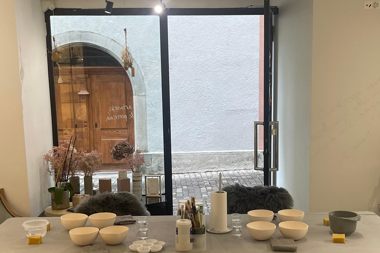 Zurich: Porcelain Painting Workshop with Local Artist