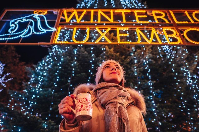 Visit Luxembourg Winterlights Bus Tour with mulled wine voucher in Luxemburgo