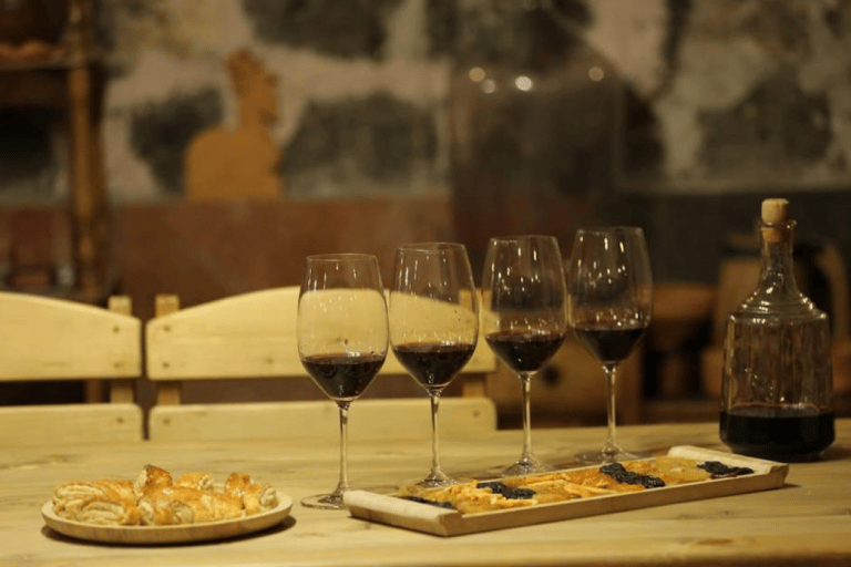 De Yerevan: Tour particular do vinho, visita ao vinhedo, museu do vinhoTour particular com guia de turismo