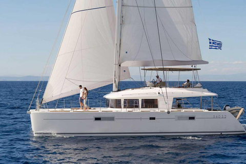 Santorini: Private Luxury Catamaran Cruise with Greek Meal