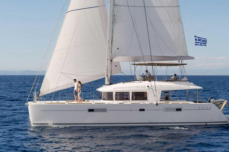 Santorini: Private Luxury Catamaran Cruise with Greek Meal