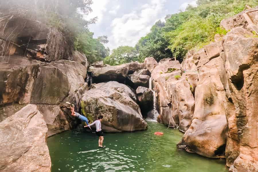 Nha Trang: Halbtagesausflug zum Ba Ho Wasserfall. Foto: GetYourGuide Nha Trang: Halbtagesausflug zum Ba Ho Wasserfall. Foto: GetYourGuide