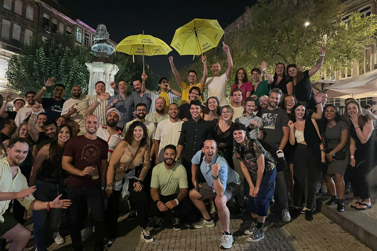 Porto: Guided City Pub Crawl with Club Entry