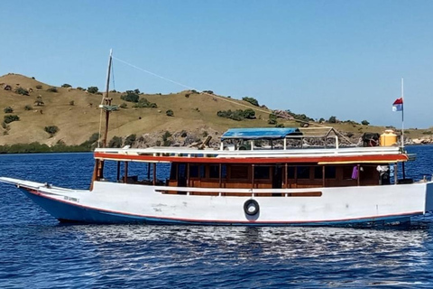 Labuan Bajo:3-Day Private Komodo National Park Eco Boat Tour
