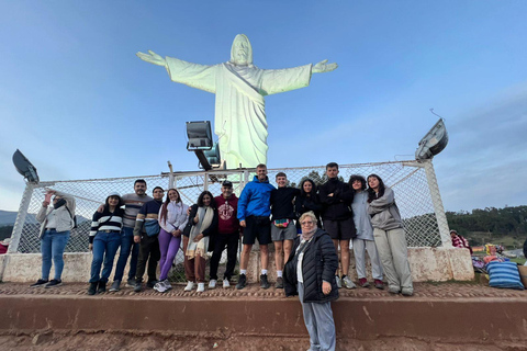 Cusco: City Tour Tour de Medio Día con Sacsayhuamán y Q’enqo Cusco: Morning City Tour with an Andean Dance Experience