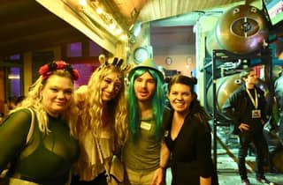 Amsterdam: Halloween-Kneipentour mit Eintritt in 3+ Locations