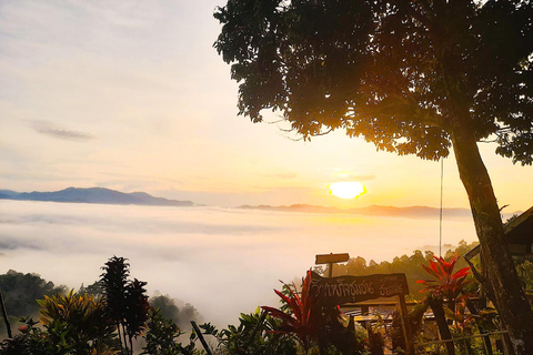 Da Khao Lak: Tour dell&#039;alba di Khao Khai Nui in fuoristrada con prima colazione