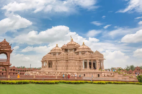 Delhi: Akshardham Temple Tour with Water & Light Show by Car Akshardham Water & Light Show with Old Delhi Tour