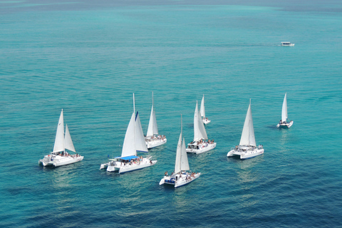 Isla mujeres 7 heures de catamaran avec plongée en apnée