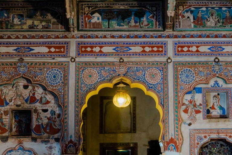 Depuis Delhi : Visite guidée de Mandawa en voiture (nuit)Transport privé, guide touristique, frais de monuments et hôtel 5 étoiles