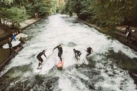 Munich : 3 heures de surf sur la rivière - Eisbach à Munich 2024