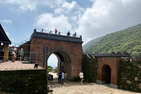 Hoi An: Privat transfer till Hue med fantastiska stoppHoi An: Privat överföring till Hue går rakt utan stopp