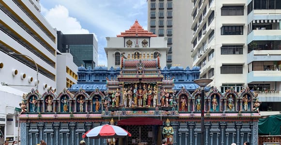 Singapore: Bugis & Kampong Glam Walking Tour with Snacks
