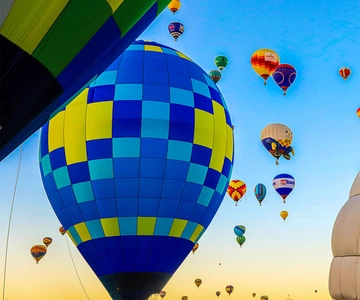 CDMX: Fly over the impressive pyramids of Teotihuacán in a hot air balloon