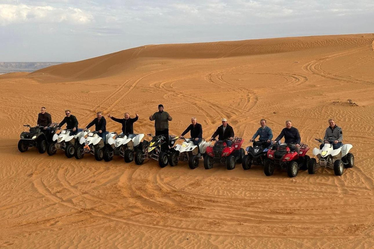 Bicicleta de desierto y quaud