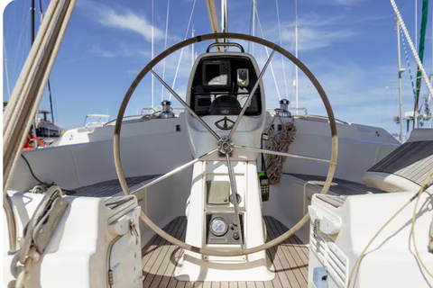 Alicante: Sailboat ride in Alicante Bay Private sailing trip in Alicante Bay