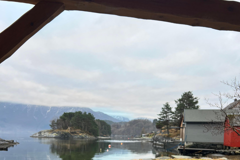 Bergen: Hardanger Trip with Food Tasting & Fjord Sauna
