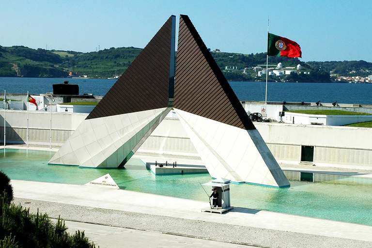 Lisbon: Private Tuk-Tuk Tour with Hotel/Cruise Port Pickup Whole City Tour