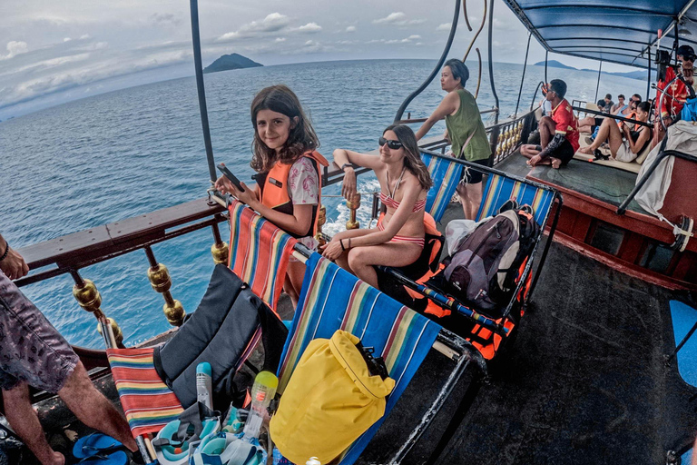 Z Koh Chang: 4 wyspy Snorkel &amp; Beach Tour dużą łodziąRejs wycieczkowy na 4 wyspy: Z transferem do hotelu
