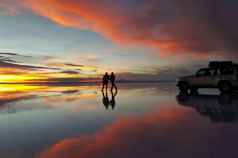 Salines d&#039;Uyuni + coucher de soleil et nuit d&#039;étoiles | Privé