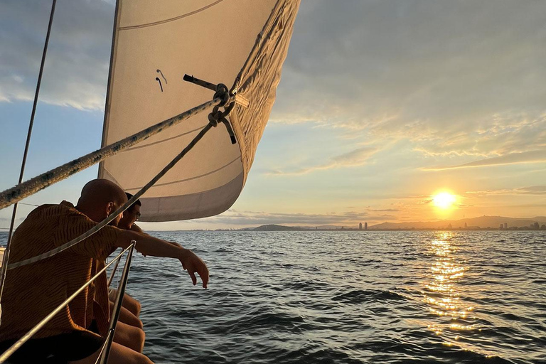 Barcelona: Sailing with Open Bar, Catalan Snack & Swim Stop
