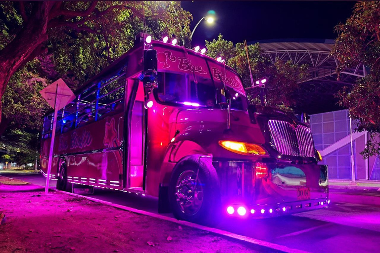 Santa Marta: Rumba noturna em Chiva em Santa MartaSanta Marta: festa noturna em Chiva em Santa Marta