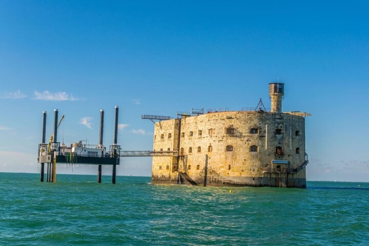 La Rochelle : Private Custom Walking Tour mit einem ortskundigen Guide