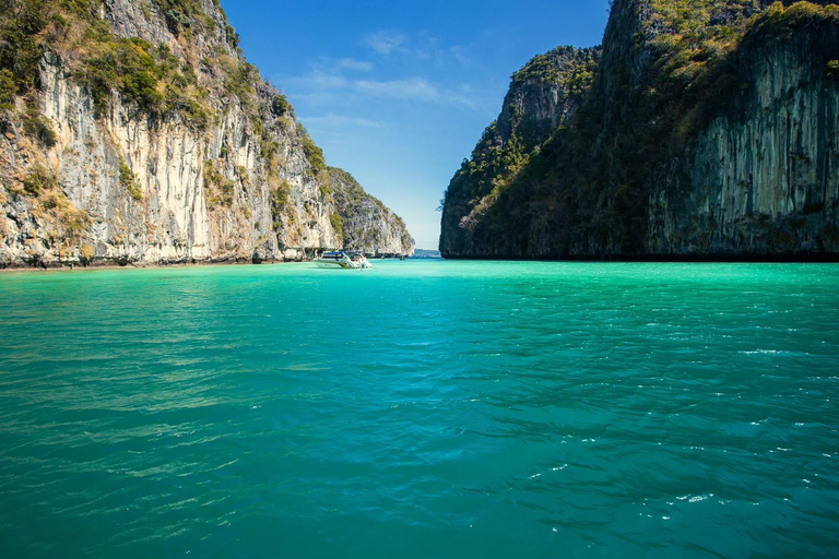 Koh Phi Phi: Longtailbåt till Maya Bay och Pileh LagoonFrån Phi Phi : 5 öar Longtail båttur med snorkling