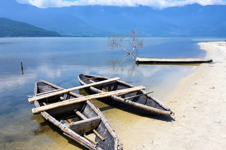 Von Hue aus: Privater Autotransfer nach Hoi An mit landschaftlich reizvollen Stopps