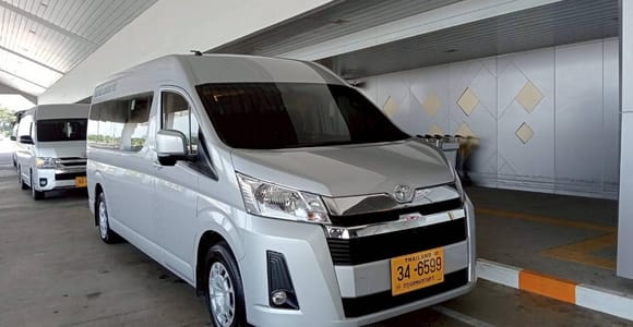 Krabi: Private City Highlights Tour with Airport Drop-Off