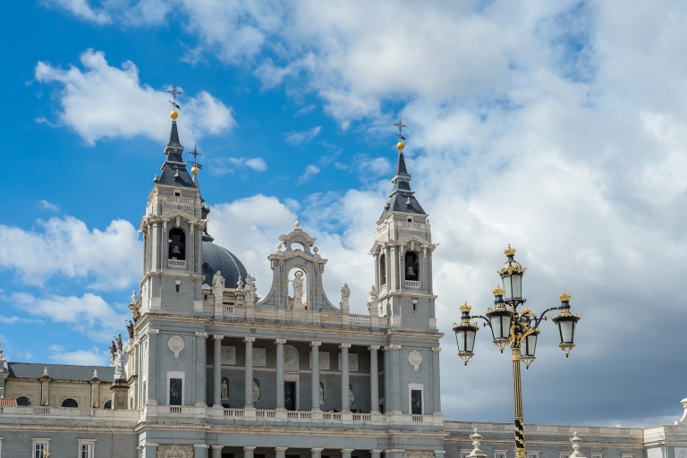 Madrid: tour guiado del Palacio Real sin colasTour en español