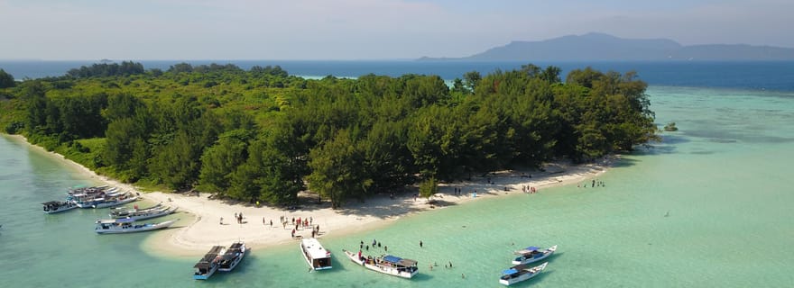 Plongée en apnée et visite de l'île de Karimunjawa (visite partagée)