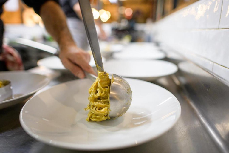 Rzym: Rzymska restauracja z jedzeniem i winemMenu Gold (3 dania)