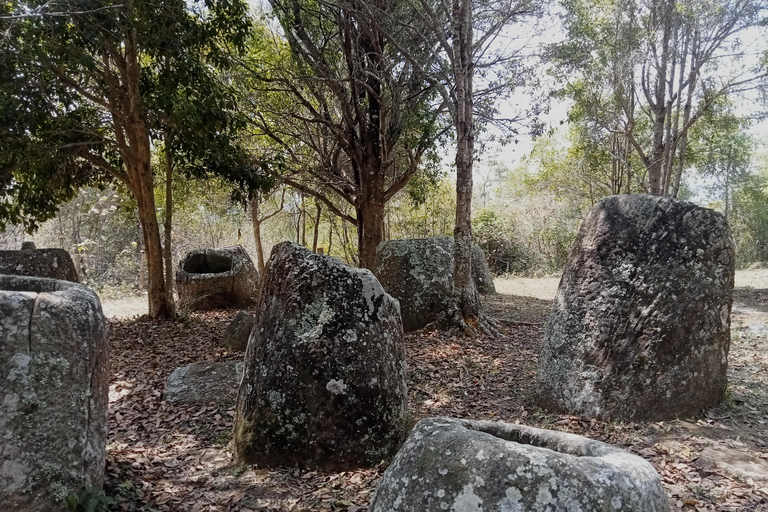 Luang Prabang: 3-Day Plain of Jars & Vang Vieng Tour