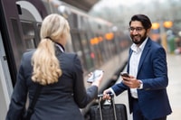 ロンドン、ヒースロー空港との間で列車移動します - Housity