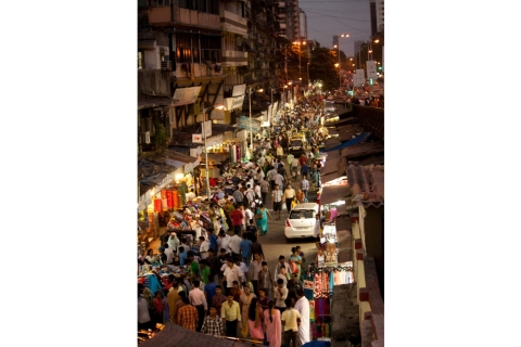 Tętniące życiem targi w Bombaju (2-godzinna wycieczka piesza z przewodnikiem)Prywatna piesza wycieczka z przewodnikiem po tętniących życiem targowiskach w Bombaju