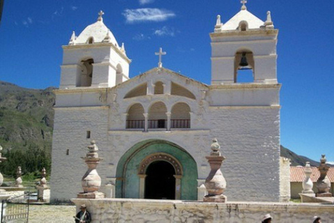 Excursión de 2 días al Cañón del Colca con final en Puno