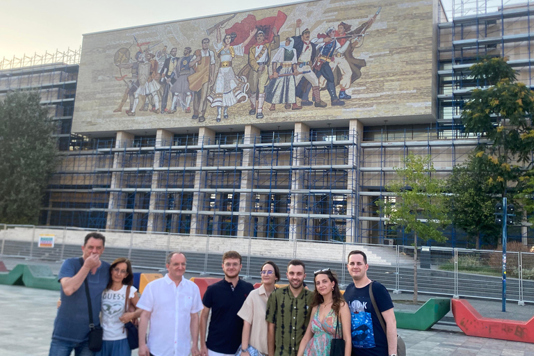 地拉那：地拉那和国家考古博物馆徒步导览