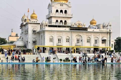 Utforska en heldagstur i Delhi med Gurdwara Bangla SahibTransfer + guide + ingång + middag