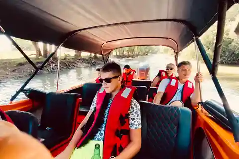 Delta del Danubio: Tour in barca al tramonto nella riserva delle ninfee