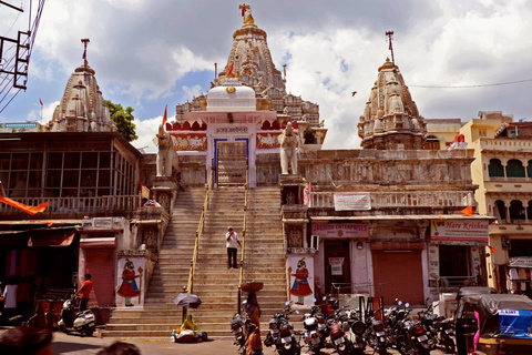 Udaipur: Old City Walking Tour with Local Guide