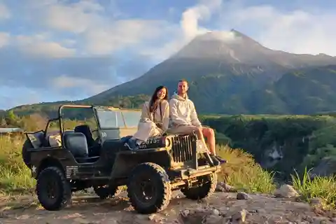 Yogyakarta: Merapi Jeep Tour & Selo Griyo Temple Visit