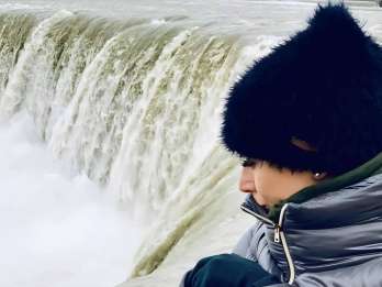 Toronto: Geführte Tagestour zu den Niagarafällen mit optionaler Schifffahrt