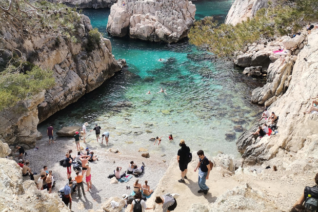 Marseille: Calanques National Park Guided Hike with Picnic