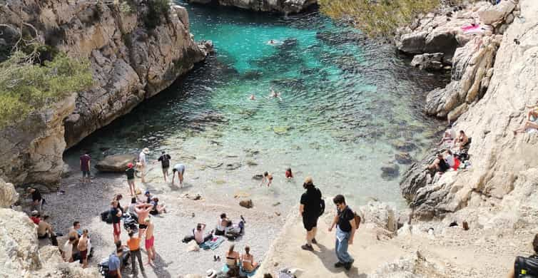 Marseille: Calanques National Park Guided Hike with Picnic