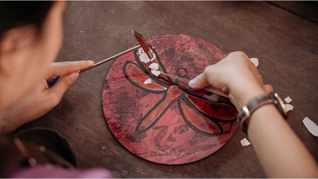 Nha Trang: Lacquer Painting Workshop