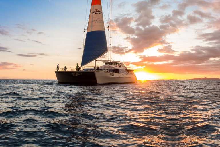Fiji: Captain Cook Cruises - Day and Dinner Combo