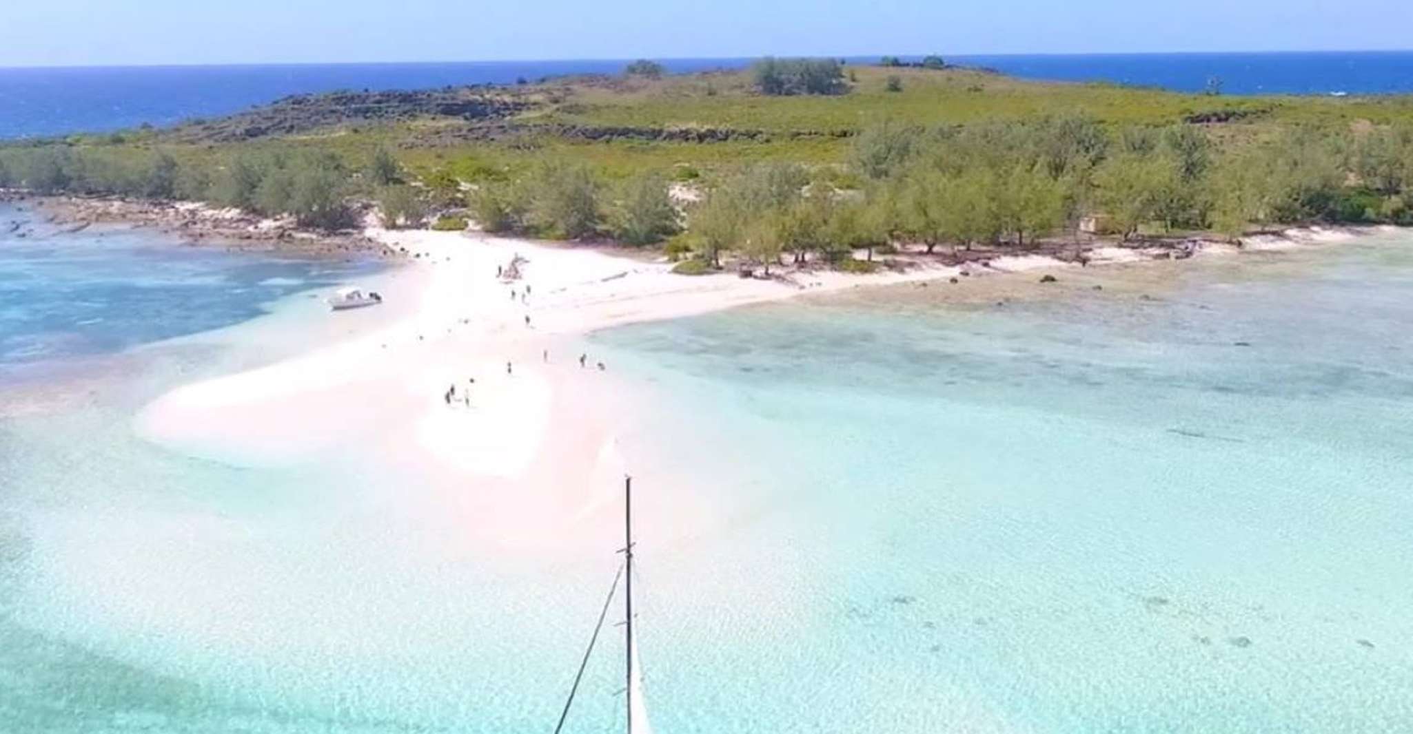 Grand Baie, 3 Îles Catamaran Croisière avec déjeuner et plongée - Hizvo