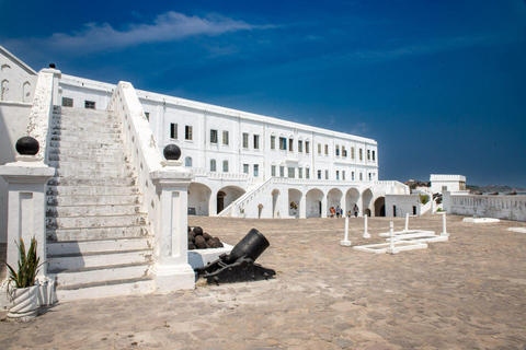 Accra: Cape Coast & Elmina Castles 2-Day Tour & Cruise